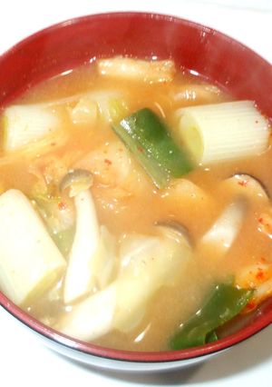基本の味噌キムチスープ♪簡単キムチ味噌汁-レシピのメイン写真