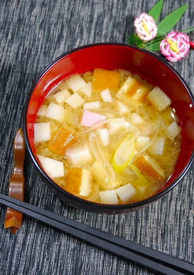 お節リメイク！かまぼこと伊達巻のお味噌汁-レシピのメイン写真