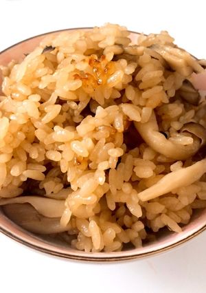 めんつゆだけ！お焦げが美味しいしめじ茶飯-レシピのメイン写真