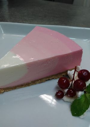 レアチーズケーキ（いちご味）-レシピのメイン写真
