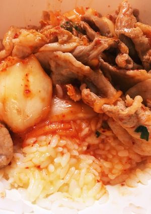 どハマり必至！豚キムチ卵かけご飯-レシピのメイン写真