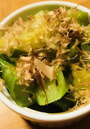 ブロッコリーの茎の塩ゆで●かつお節添え-レシピのメイン写真