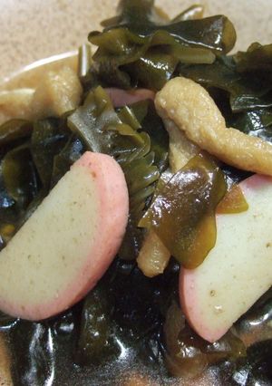 煮汁たっぷりワカメの煮物-レシピのメイン写真