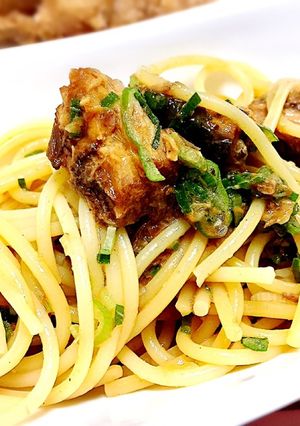 簡単美味しい★鯖の味噌煮缶と青葱のパスタ-レシピのメイン写真