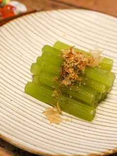 きれいな緑色✽フキの煮物-レシピのメイン写真