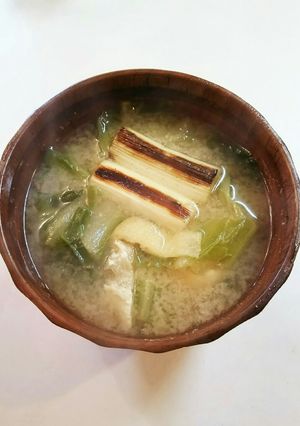 白菜 白ネギ 油揚げの味噌汁-レシピのメイン写真