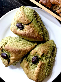 煮汁も使っちゃおう!黒豆と抹茶のスコーン-レシピのメイン写真