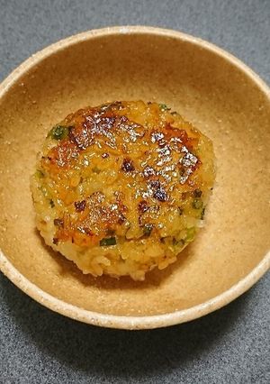 あげ玉とねぎの焼きおにぎり-レシピのメイン写真