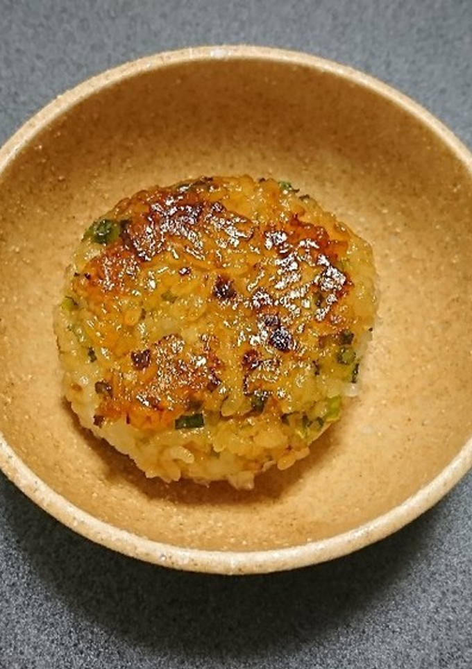 あげ玉とねぎの焼きおにぎり-レシピのメイン写真