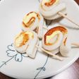 お弁当の一品に、竹輪のくるくるマヨ焼き