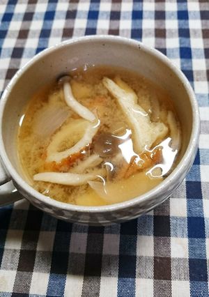 出汁はちくわのお味噌汁(^-^)v-レシピのメイン写真