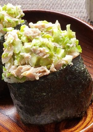 大人向け！からし入りキャベツツナマヨ握り-レシピのメイン写真