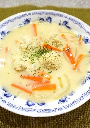 ヘルシー鶏だんご豆乳シチュー-レシピのメイン写真