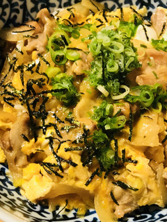 ベーシックな鶏もも肉の親子丼-レシピのメイン写真