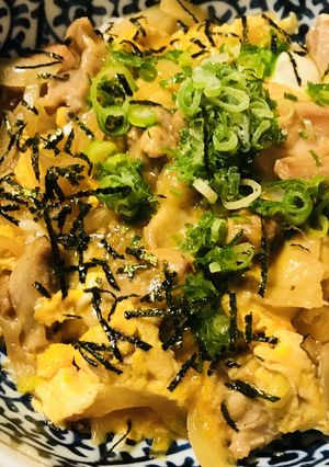 ベーシックな鶏もも肉の親子丼-レシピのメイン写真