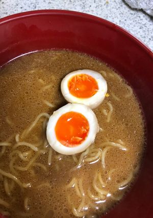 簡単自家製 煮卵をラーメンに入れよう-レシピのメイン写真