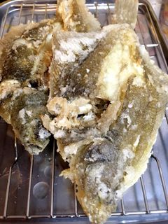 骨も食べられそうでやっぱ無理かれい唐揚げ-レシピのメイン写真