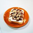 簡単!生クリーム&黒蜜きな粉のせ食パン☆