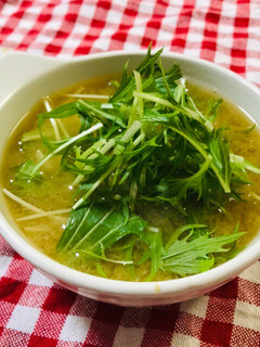 食感楽しい♪しゃきしゃき水菜のおみそ汁-レシピのメイン写真