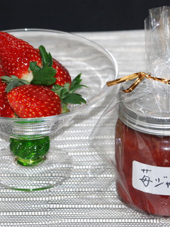 苺まるごとフレッシュジャム(*^-^*)-レシピのメイン写真