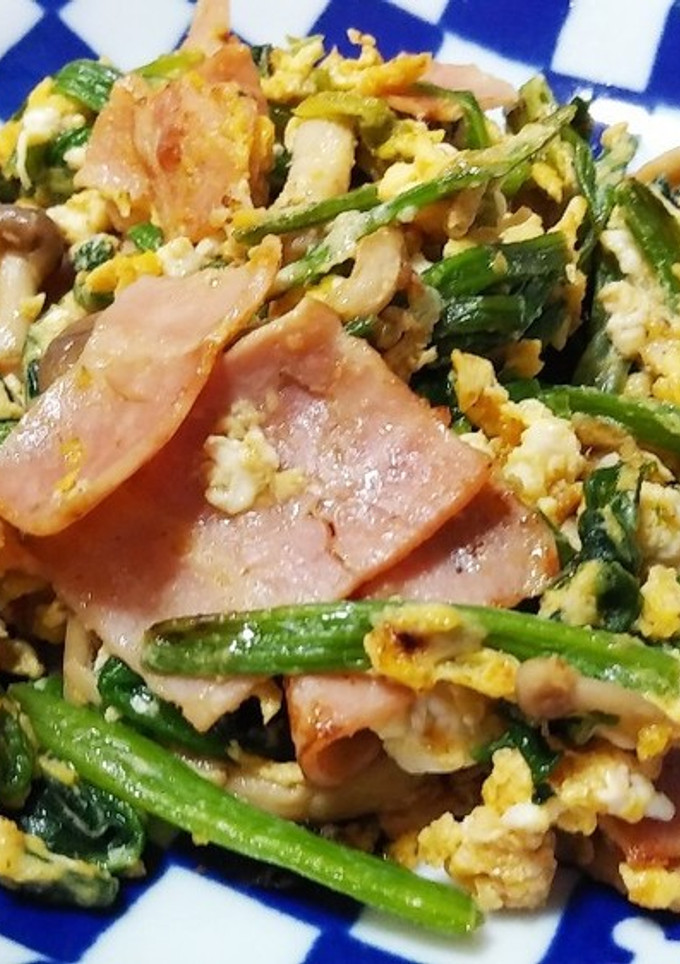 法蓮草の茎とベーコンきのこバター醤油炒め-レシピのメイン写真