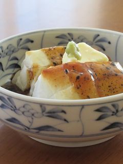 焼き餅の黒ごまみたらし わさびバター乗せ-レシピのメイン写真