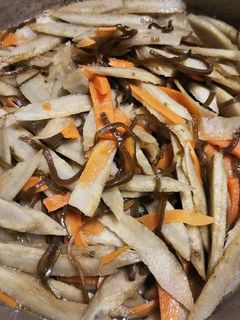 塩こんぶでキンピラ風☆炒め煮-レシピのメイン写真