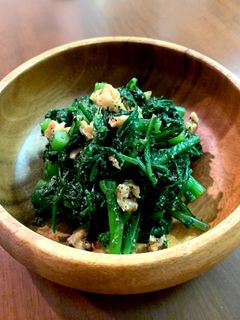 春菊の胡麻味噌くるみ和え-レシピのメイン写真