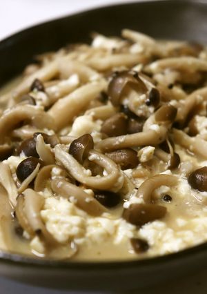 そばつゆdeしめじ絹ごし豆腐の炒め煮-レシピのメイン写真