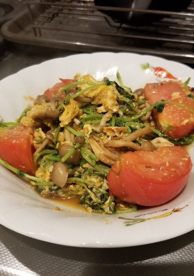 卵とトマトの中華風豆苗炒め-レシピのメイン写真