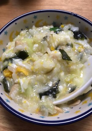 簡単で栄養満点！ツナとワカメの即席お粥-レシピのメイン写真