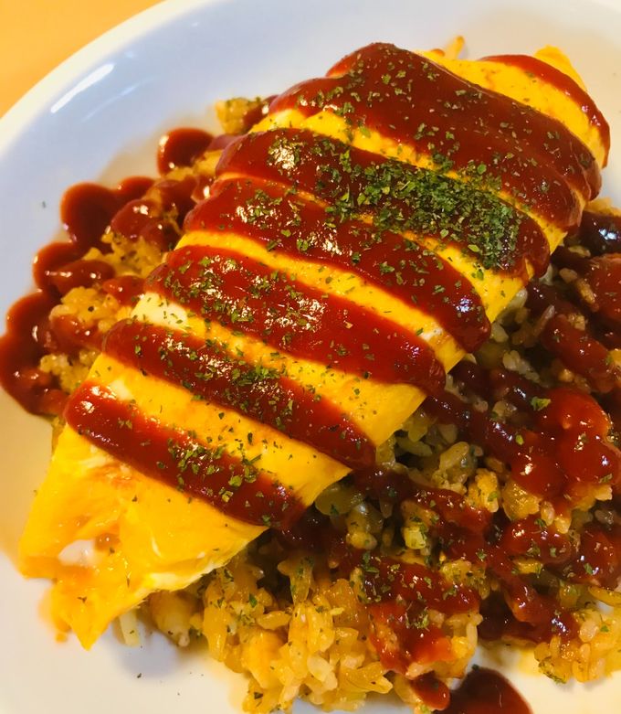 ケチャップ＆ソースのオムレツライス by BistroMiti 【クックパッド