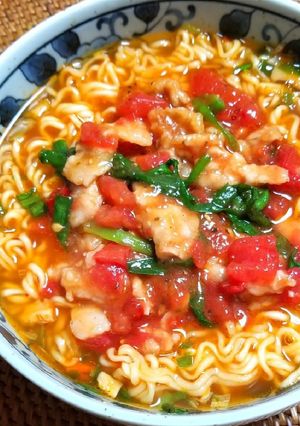 豚ニラ&トマトの辛ラーメン-レシピのメイン写真