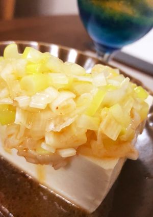 混ぜるだけ！ごま油香るネギ塩冷や奴♪-レシピのメイン写真