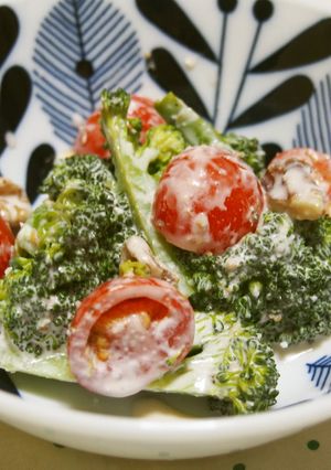ブロッコリーとプチトマト粉チーズのサラダ-レシピのメイン写真