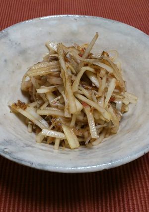 ウドの皮のちりめん梅肉和え-レシピのメイン写真
