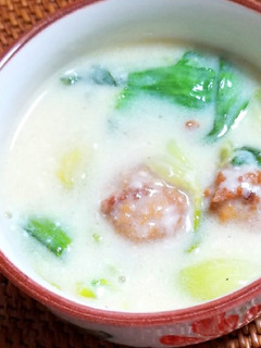 チンゲン菜と鶏団子のチーズクリームスープ-レシピのメイン写真