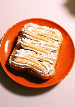 簡単☆ホイップ&メープルシロップ食パン♪-レシピのメイン写真