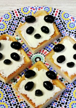 黒豆でパンダトースト-レシピのメイン写真