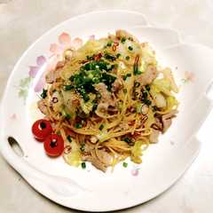 รูปของ 熱々を食べてね♡白菜キャベツ豚バラパスタ
