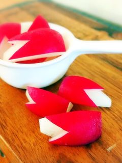 ラディッシュの飾り切り❤️リンゴうさぎ-レシピのメイン写真