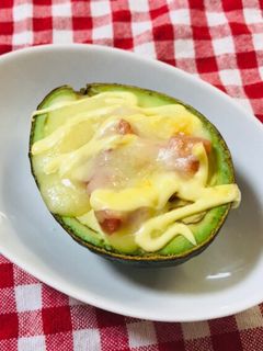 簡単♪アボカドとトマトのマヨチーズ焼き-レシピのメイン写真