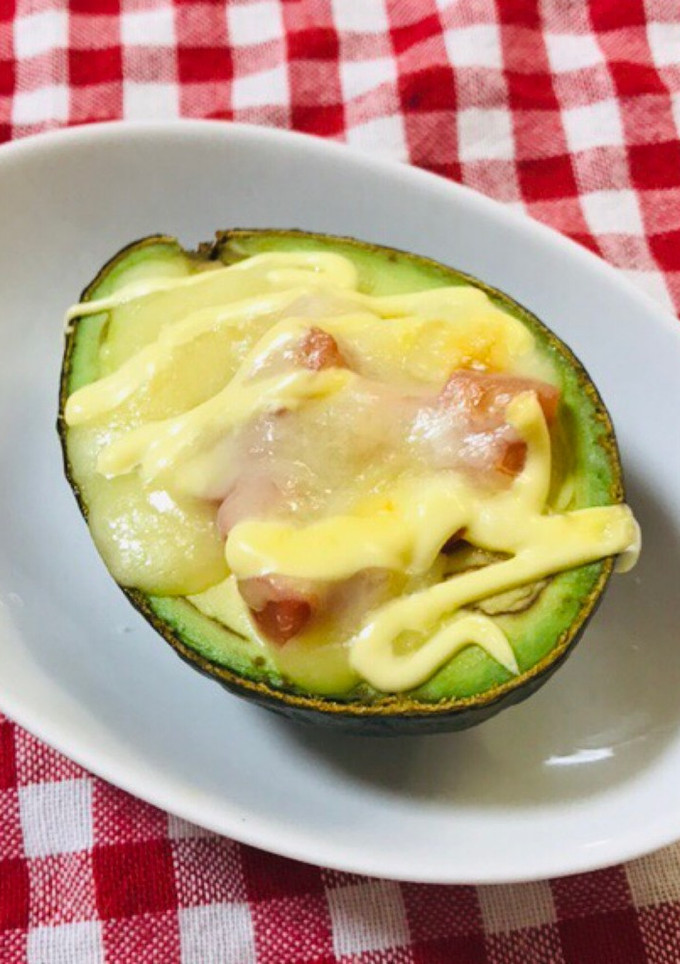 簡単♪アボカドとトマトのマヨチーズ焼き-レシピのメイン写真