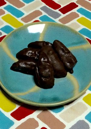 超簡単☆意外においしい珍しい干し柿チョコ-レシピのメイン写真
