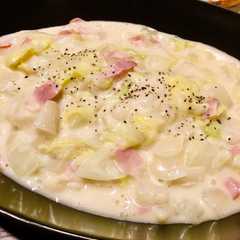 รูปของ 簡単もっちりトロリお餅と白菜のクリーム煮