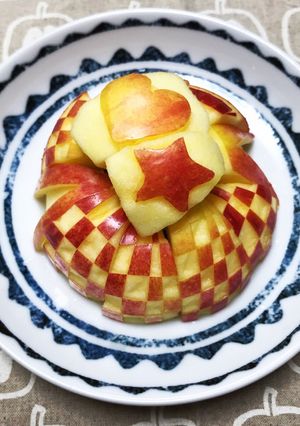 お弁当に重宝！変色しないりんごの飾り切り-レシピのメイン写真