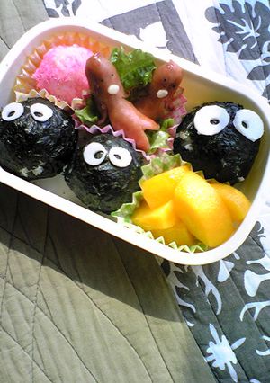 超簡単キャラ弁★まっくろくろすけおにぎり-レシピのメイン写真