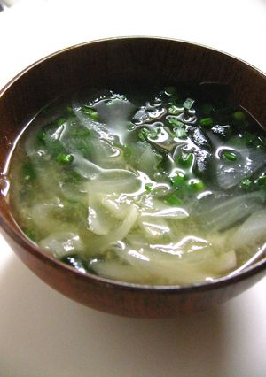玉ねぎがおいしい味噌汁-レシピのメイン写真