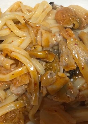 簡単・手抜きで美味！豚キムチうどん-レシピのメイン写真
