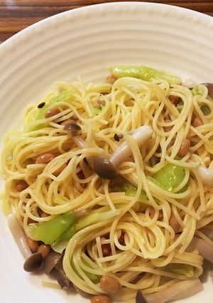 キャベツとしめじと納豆のペペロンチーノ-レシピのメイン写真